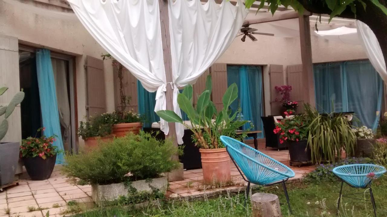 La Bousquatiere Bed & Breakfast Piolenc Dış mekan fotoğraf
