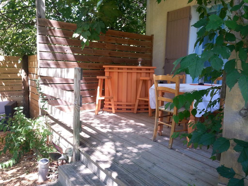 La Bousquatiere Bed & Breakfast Piolenc Dış mekan fotoğraf